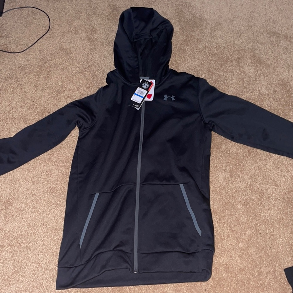 Under Armour zip up jacket for boys. Size xl